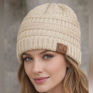 C.C Beanie NWOT Women’s Beige Cable Knit Hat Tan Cap Sherpa Fleece Lined Winter